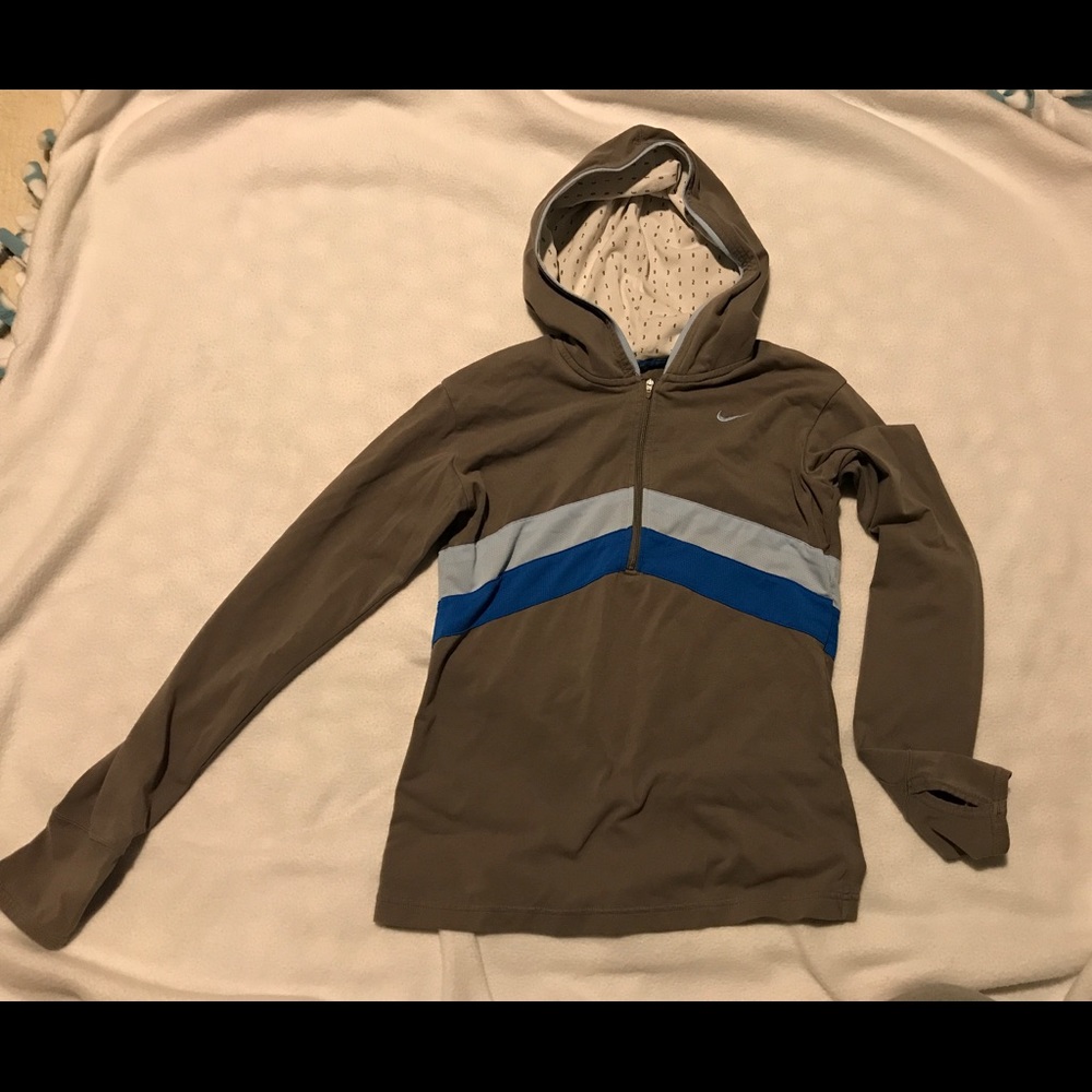 Nike 3/4 zip long sleeved hooded shirt